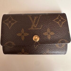 Louis Vuitton 6 keyring holder